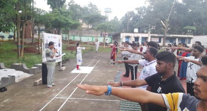 ଆଦିବାସୀ ମହାବିଦ୍ୟାଳୟରେ ଯୋଗ ଦିବସ ପାଳିତ