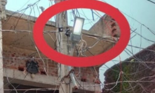 ଏପଟେ ଘନଘନ ବିଦ୍ୟୁତ୍‌କାଟ୍ ହେଉଥିବା ବେଳେ ସେପଟେ ଦିନରେ ଜଳୁଛି ଷ୍ଟ୍ରିଟ୍ ଲାଇଟ୍‌