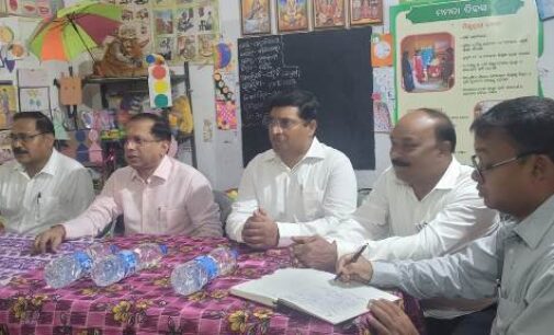 ମାଉଲସିଙ୍ଗା ଅଙ୍ଗନବାଡ଼ି କେନ୍ଦ୍ର ପରିଦର୍ଶନ କଲେ ଓଡିଆ ଭାଷା ସାହିତ୍ୟ ଓ ସଂସ୍କୃତି ବିଭାଗ ସଚିବ ତଥା ବୌଦ୍ଧ ଜ଼ିଲ୍ଲା ନୋଡାଲ ଅଫିସର