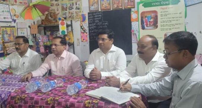 ମାଉଲସିଙ୍ଗା ଅଙ୍ଗନବାଡ଼ି କେନ୍ଦ୍ର ପରିଦର୍ଶନ କଲେ ଓଡିଆ ଭାଷା ସାହିତ୍ୟ ଓ ସଂସ୍କୃତି ବିଭାଗ ସଚିବ ତଥା ବୌଦ୍ଧ ଜ଼ିଲ୍ଲା ନୋଡାଲ ଅଫିସର