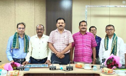 ସଦଭାବନା ସଭାଗୃହଠାରେ ଉପ ଜିଲ୍ଲାପାଳ ପ୍ରବୀଣ କୁମାର ବାଣୁଆଙ୍କ ପାଇଁ ବିଦାୟ ସମ୍ବର୍ଦ୍ଧନା ସଭା ଏବଂ ନୂତନ ଉପଜିଲ୍ଲାପାଳଙ୍କ ଉପଲକ୍ଷେ ସ୍ୱାଗତ, ସମ୍ବର୍ଦ୍ଧନା ଉତ୍ସବ ଅନୁଷ୍ଠିତ