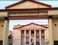 ଏଫ୍‌ଏମ୍ କଲେଜରେ ନିଜ ଦେହରେ ପେଟ୍ରୋଲ ଢାଳି ନିଆଁ ଲଗାଇଦେଲେ ଛାତ୍ରୀ