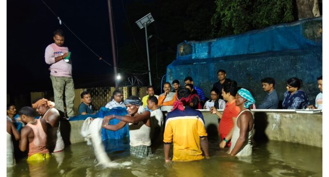 ଜିଲ୍ଲା ମତ୍ସ୍ୟ ଫାର୍ମ ଠାରେ ମାଛ ଜାଆଁଳ ଉତ୍ପାଦନ ନିମନ୍ତେ କୃତ୍ରିମ ପ୍ରଜନନ ଅନୁଷ୍ଠିତ, ଯୋଗଦେଲେ ବିଧାୟକ ତଥା ମୁଖ୍ୟ ସଚେତକ