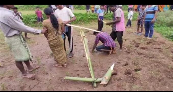 ପ୍ରେମ ପାଇଁ ଅକଥନୀୟ ଯନ୍ତ୍ରଣା: ବଳଦ ହୋଇ ଚଷିବା ଘଟଣାରେ ପ୍ରଶାସନିକ ତଦନ୍ତ ଆରମ୍ଭ