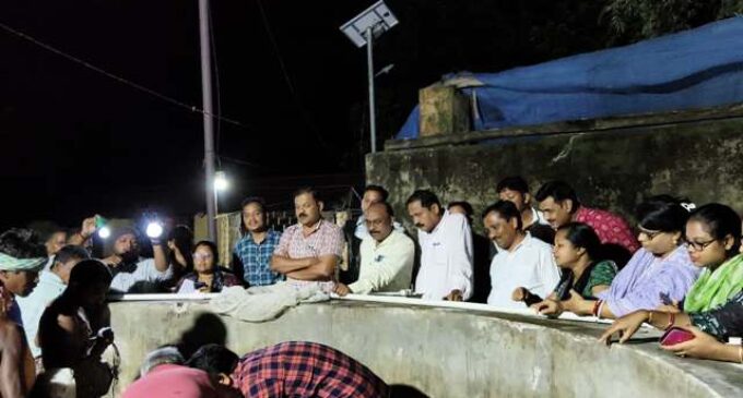 ଜିଲ୍ଲା ମତ୍ସ୍ୟ ଫାର୍ମ ଠାରେ ମାଛ ଜାଆଁଳ ପ୍ରଜନନ ପାଇଁ ଟିକା କରଣ କାର୍ଯ୍ୟକ୍ରମ ଅନୁଷ୍ଠିତ, ଯୋଗଦେଲେ ଜିଲ୍ଲାପାଳ