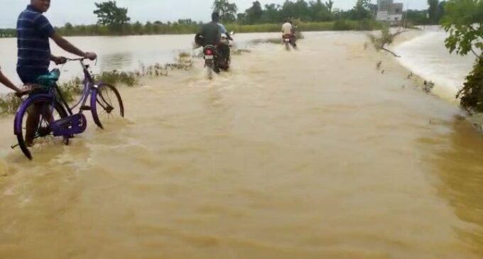 ଲଗାଣ ବର୍ଷାରେ ବଢୁଛି ନଦୀର ଜଳସ୍ତର, ୫ ଜିଲ୍ଲାରେ ବନ୍ୟା ସ୍ଥିତି, ଭୟଭୀତ ଲୋକେ