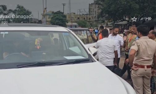 -Former Minister rushes unconscious driver to hospital in Jajpur