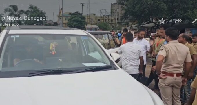 -Former Minister rushes unconscious driver to hospital in Jajpur