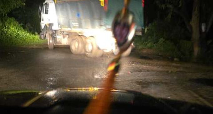 ଜିଲ୍ଲା ଖଣି ଅଧିକାରୀ ପୋଲିସ ପ୍ରଶାସନ ଜାଣତ ରେ ରାତିରେ ଶହଶହ ଟ୍ରିପ ବାଲି ଚୋରାଚାଲାଣ ହେଉଛି,ବାଲିଘାଟ ବନ୍ଦ ନିର୍ଦ୍ଦେଶନାମା ନାମକୁ ମାତ୍ର