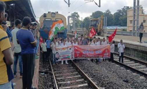 ଆଜି ଓଡ଼ିଶା ବନ୍ଦ: ସବୁଠି ପଡ଼ିଲା ପ୍ରଭାବ, ଗଡ଼ୁନି ଅଖ ଚକ, ଦୋକାନ ବଜାର ବନ୍ଦ.. ଲୋକେ ହନ୍ତସନ୍ତ