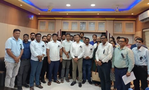 ଓଏଏସ୍ ସଂଘର ସମୂହ ଛୁଟି ପ୍ରଭାବ: ସମଗ୍ର ଜିଲ୍ଲାର ବ୍ଲକ ଓ ତହସିଲ ଅଫିସରେ କାମ ଠପ୍‍, ଲୋକେ ହନ୍ତସନ୍ତ