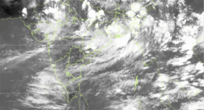 ଡବଲ୍ ଲଘୁଚାପ: ଓଡ଼ିଶାରେ ସୃଷ୍ଟି ହୋଇପାରେ ବନ୍ୟା ସ୍ଥିତି, ଚେତାବନୀ ଦେଲେ ଆଇ ଏମ୍ ଡି ଡିଜି