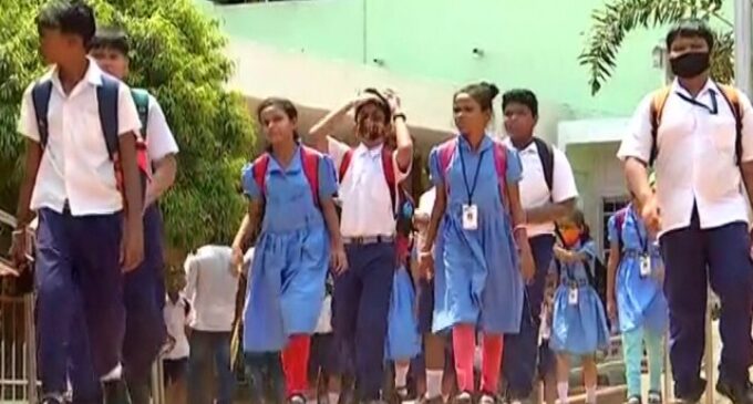 ବାତ୍ୟାକୁ ନେଇ ସରକାରଙ୍କ ବଡ଼ ନିଷ୍ପତ୍ତି, ସବୁ ସ୍କୁଲ-କଲେଜ ଛୁଟି