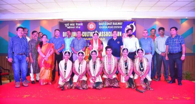 ଖୋର୍ଦ୍ଧାରୋଡ଼ ରେଳ ମଣ୍ଡଳ ସାଂସ୍କୃତିକ ଅନୁଷ୍ଠାନ ଦ୍ଵାରା ସାଂସ୍କୃତିକ କାର୍ଯ୍ୟକ୍ରମ ଆୟୋଜନ