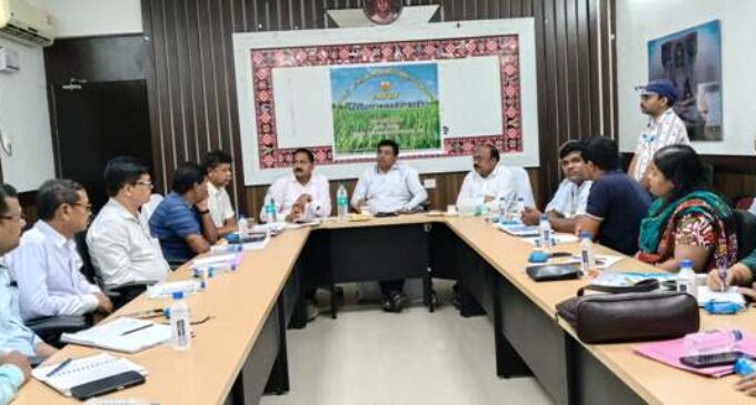 ଜିଲ୍ଲାପାଳଙ୍କ ସମ୍ମିଳନୀ କକ୍ଷରେ ପ୍ରଧାନମନ୍ତ୍ରୀ ମନ୍ତ୍ରୀ ଫସଲ ବୀମା ଜିଲ୍ଲାସ୍ତରୀୟ ମନିଟରିଙ୍ଗ କମିଟି ବୈଠକ ଅନୁଷ୍ଠିତ