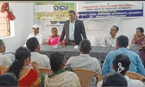 ଗଜପତି : ଜିଲ୍ଲା ଆଇନ ସେବା ପ୍ରାଧିକରଣ ପକ୍ଷରୁ ଗୁମ୍ମା ବ୍ଲକ ତୁମୁଲ ପଞ୍ଚାୟତ କାର୍ଯ୍ୟାଳୟଠାରେ ବିଭିନ୍ନ ସଚେତନତା କାର୍ଯ୍ୟକ୍ରମ ଅନୁଷ୍ଠିତ