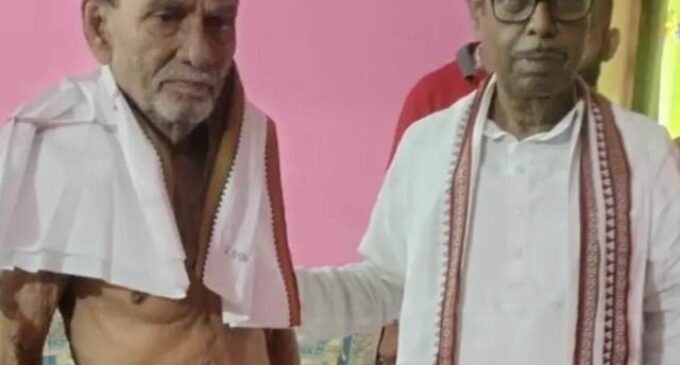 ପୂର୍ବତନ ବ୍ଲକ ଅଧ୍ୟକ୍ଷଙ୍କୁ ଭେଟିଲେ ପୂର୍ବତନ ମନ୍ତ୍ରୀ ପ୍ରଫୁଲ୍ଲ ଘଡେ଼ଇ