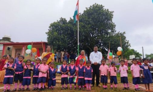 ଜାତୀୟ ପତାକା ଉତ୍ତୋଳନ କଲେ ୯୦ ବର୍ଷୀୟା ବୃଦ୍ଧା: ଇଂରେଜି ମାନଙ୍କ ଶାସନ ସମ୍ପର୍କରେ ନିଜ ଅଭିଜ୍ଞତା ବଖାଣିଲେ