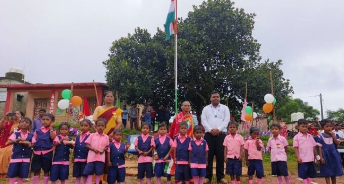 ଜାତୀୟ ପତାକା ଉତ୍ତୋଳନ କଲେ ୯୦ ବର୍ଷୀୟା ବୃଦ୍ଧା: ଇଂରେଜି ମାନଙ୍କ ଶାସନ ସମ୍ପର୍କରେ ନିଜ ଅଭିଜ୍ଞତା ବଖାଣିଲେ