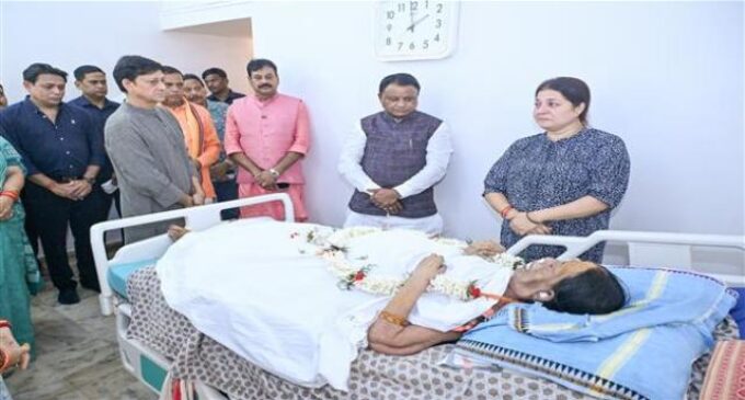 ପରପାରିରେ ସିଦ୍ଧାନ୍ତ ମହାପାତ୍ରଙ୍କ ମା’: ଦୁଃଖରେ ଭାଙ୍ଗିପଡ଼ିଲେ