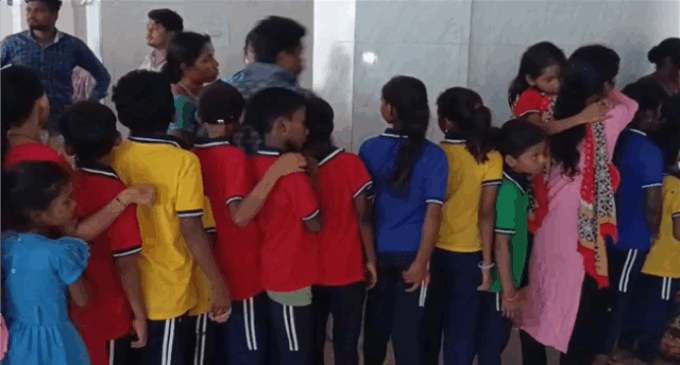 ମଧ୍ୟାହ୍ନ ଭୋଜନରୁ ବାହାରିଲା ଝିଟିପିଟି, ଅସୁସ୍ଥ ଛାତ୍ରଛାତ୍ରୀ ଡାକ୍ତରଖାନାରେ ଭର୍ତ୍ତି