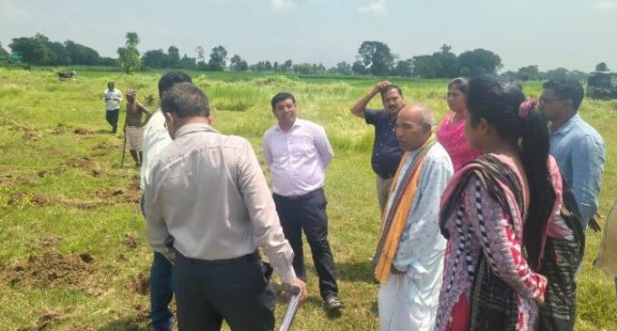 ଇଚ୍ଛାପୁର ଗ୍ରାମରେ ମା ପାଇଁ ଗଛଟିଏ କାର୍ଯ୍ୟକ୍ରମ ଆୟୋଜନର ପ୍ରସ୍ତୁତି ସମୀକ୍ଷା କଲେ ଜିଲ୍ଲାପାଳ