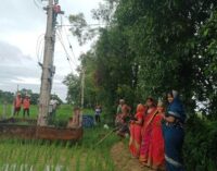 ଘରୋଇ ଜମିରେ ଟଣା ହେଉଛି ୧୧ କେଭି ବିଦ୍ୟୁତ ତାର ; ପ୍ରତିବାଦ କଲେ ଜମି ମାଲିକଙ୍କୁ ମିଳୁଛି ହତ୍ୟା ଧମକ