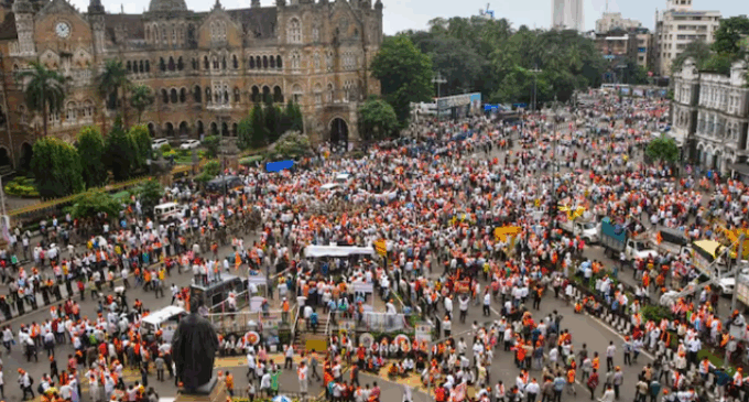 Clean-up begins at Manoj Jarange’s quota ,stir site in Mumbai after clear-out order