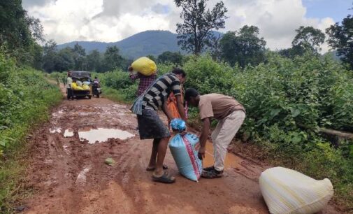 କୁମ୍ଭାରୀଗାଁକୁ ସଂଯୋଗ କରୁଥିବା ରାସ୍ତା ପାଲଟିଛି ମରଣ ଯନ୍ତା : କାହାକୁ କହିବା ଶୁଣିବ କିଏ, ଚିନ୍ତାରେ ଅଞ୍ଚଳବାସୀ