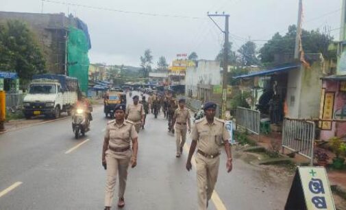 ପାର୍ବଣ ପାଇଁ ପୋଲିସ ତାର ଉପସ୍ଥିତି ଜାହିର କଲା ,ଶାନ୍ତିଶୃଙ୍ଖଳା ସହ ପାଳନ ପାଇଁ ପୋଲିସ ପକ୍ଷରୁ ଫ୍ଲାଗମାର୍ଚ୍ଚ