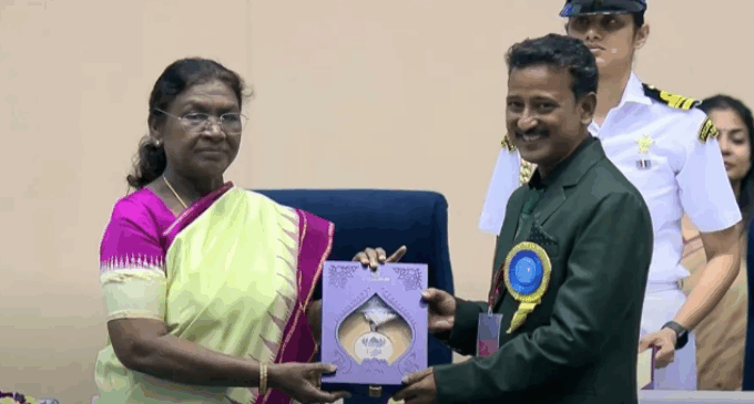 ‘ପୁଷ୍କରା’ ପାଇଁ ଶୁଭ୍ରାଂଶୁ ଓ ‘ସି ଆଣ୍ଡ ସେଭେନ୍ ଭିଲେଜେସ୍’ ପାଇଁ ଇତିରାଣୀ ସାମନ୍ତ ଗ୍ରହଣ କଲେ ଜାତୀୟ ଚଳଚ୍ଚିତ୍ର ପୁରସ୍କାର