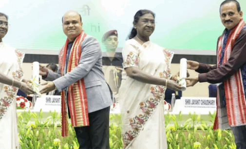 ଓଡ଼ିଶାର ଦୁଇ ଶିକ୍ଷକଙ୍କୁ ‘ଜାତୀୟ ଶିକ୍ଷକ ପୁରସ୍କାର‘ରେ ସମ୍ମାନିତ କଲେ ରାଷ୍ଟ୍ରପତି