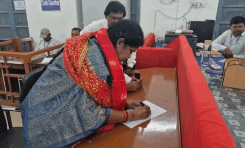 ନୂଆପଡ଼ା ଉପନିର୍ବାଚନ, ନାମାଙ୍କନ ଭରିଲେ ବିଜେଡି ପ୍ରାର୍ଥୀ ସ୍ନେହାଙ୍ଗିନୀ ଛୁରିଆ