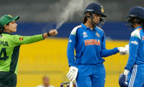 India Women at 167/5 after 39 overs overs, continue no-handshake policy with Pakistan; bugs interrupt match twice