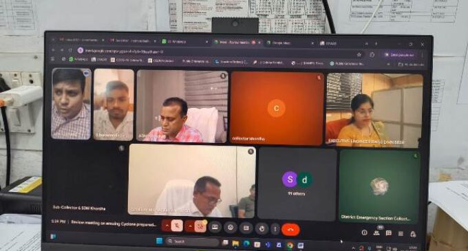 ସମ୍ଭାବ୍ୟ ବାତ୍ୟା ମନ୍ଥା ମୁକାବିଲା ପାଇଁ ଜିଲ୍ଲାପାଳଙ୍କ ଆଭାଷୀ ମାଧ୍ୟମରେ ପ୍ରସ୍ତୁତି ବୈଠକ ଅନୁଷ୍ଠିତ