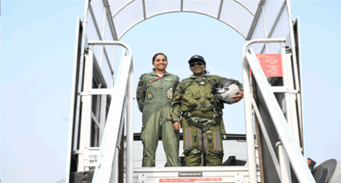 President Murmu’s Rafale moment with IAF pilot Pakistan claimed it captured during Op Sindoor