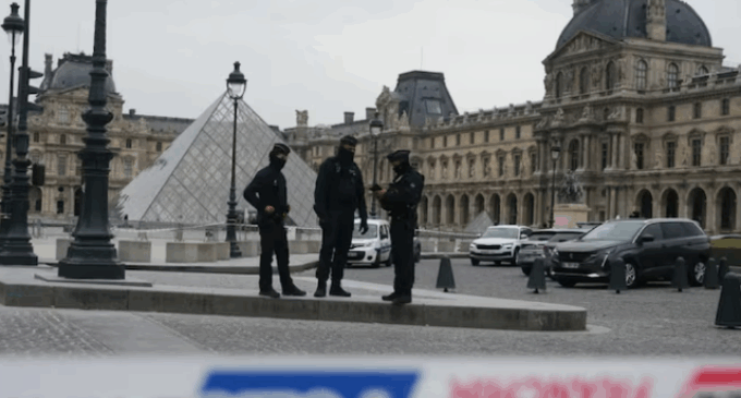 French officials arrest two suspects in connection with Louvre jewel heist