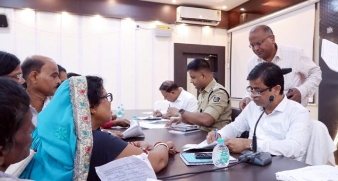 ଯାଜପୁର ଜିଲ୍ଲା ପରିଷଦ ସମ୍ମିଳନୀ କକ୍ଷଠାରେ ଯୁଗ୍ମ ଜନ ଅଭିଯୋଗ ଶୁଣାଣି ଶିବିର