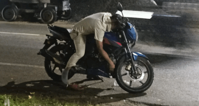 ଖାକି ଡ୍ରେସରେ ମଦ୍ୟପାନ କରି ଗାଳିଗୁଜଜ ପଡ଼ିଲା ମହଙ୍ଗା