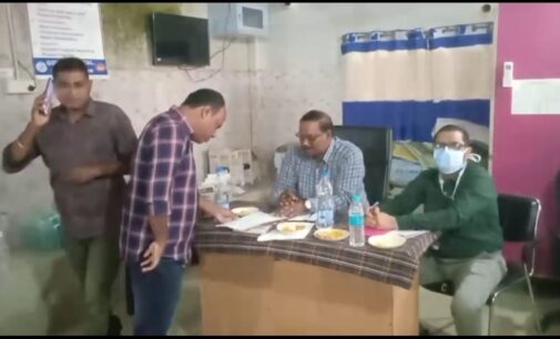 ଗୋଷ୍ଠୀ ସ୍ୱାସ୍ଥ୍ୟ ଅଧିକାରୀଙ୍କ ନାମରେ ଥିବା ଅଭିଯୋଗକୁ ତଦନ୍ତ କଲେ ଜିଲ୍ଲା ସ୍ୱାସ୍ଥ୍ୟ ଟିମ