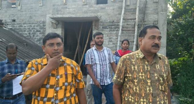 ହରଭଙ୍ଗା ବ୍ଲକର ବିଭିନ୍ନ ନିର୍ମାଣାଧୀନ ପ୍ରକଳ୍ପ ପରିଦର୍ଶନ କଲେ ଜିଲ୍ଲାପାଳ ଓ ବରିଷ୍ଠ ଅଧିକାରୀ