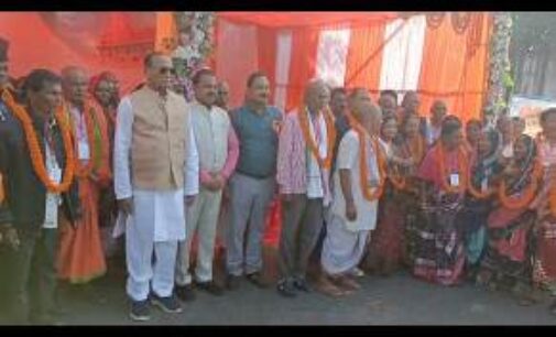 ଜିଲ୍ଲାପାଳ କାର୍ଯ୍ୟାଳୟଠାରେ ବରିଷ୍ଠ ତୀର୍ଥ ଯାତ୍ରୀଙ୍କ ଦୁଇଟି ବସର ଶୁଭାରମ୍ଭ କଲେ ବିଧାୟକ