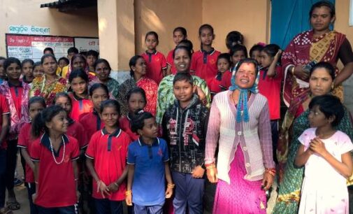 ଜୁନାଗାଁ ବିଦ୍ୟାଳୟରେ ଶିକ୍ଷକ ଅଭାବ : ଉତ୍ତେଜିତ ହେଲେ ଅଭିଭାବକ, ପରିଦର୍ଶନରେ ଆସିଥିବା ସିଆରସିସିଙ୍କୁ ୪ ଘଣ୍ଟା ଅଟକ