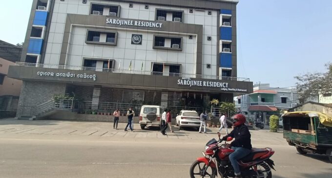 ବଲାଙ୍ଗିର ପୌର ପରିଷଦର ହୋଟେଲ ମାନଙ୍କ ଉପରେ ଚଢ଼ାଉ