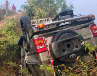ପୋଲରୁ ତଳକୁ ଖସିଲା ବୋଲେରୋ : ଦୁର୍ଘଟଣାରେ ୩ ଗୁରୁତର, ୫ ଆହତ