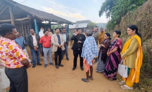 କଣ୍ଡରା ଓ କାଚପାଜୁ ଗ୍ରାମ ପରିଦର୍ଶନ କରି ସ୍ଥାନୀୟ ଲୋକଙ୍କ ସମସ୍ୟା ଅନୁଧ୍ୟାନ କଲେ ଜିଲ୍ଲାପାଳ