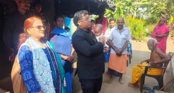 ସାଲକଟା ଗ୍ରାମର ୫ ମାସର ଶିଶୁର ସ୍ବାସ୍ଥ୍ୟ ସମସ୍ୟା, ମେଡିକାଲ୍ ଟିମ ସହ ପହଞ୍ଚିଲେ ଜିଲ୍ଲାପାଳ