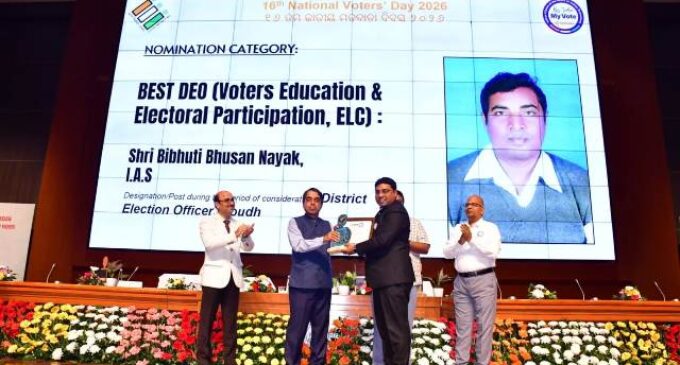 ୧୬ତମ ଜାତୀୟ ମତଦାତା ଦିବସ ଅବସରରେ ବୌଦ୍ଧ ଜିଲ୍ଲାପାଳଙ୍କୁ ଶ୍ରେଷ୍ଠ DEO ଭାବେ ସମ୍ମାନିତ