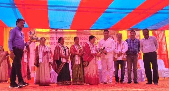 କୃଷ୍ଣଚନ୍ଦ୍ର ସରକାରୀ ଉଚ୍ଚ ବିଦ୍ୟାଳୟରେ ମଣ୍ଡଳ ସ୍ତରୀୟ ୧୫୦ ତମ ‘ବନ୍ଦେ ମାତରମ ‘ ସମୂହ ଗାନ ଉତ୍ସବ