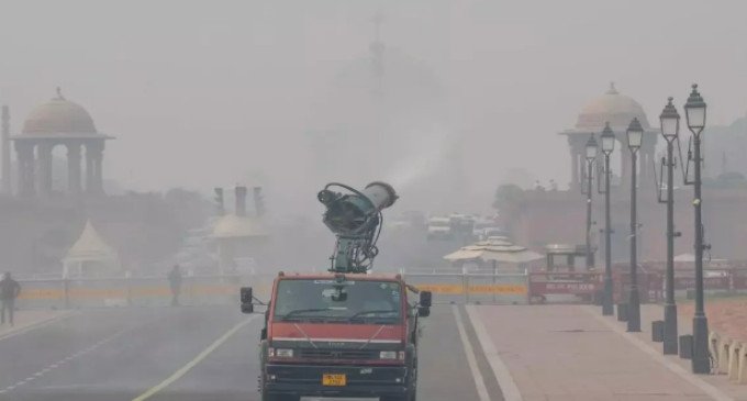 Delhi chokes as air quality slips into severe category